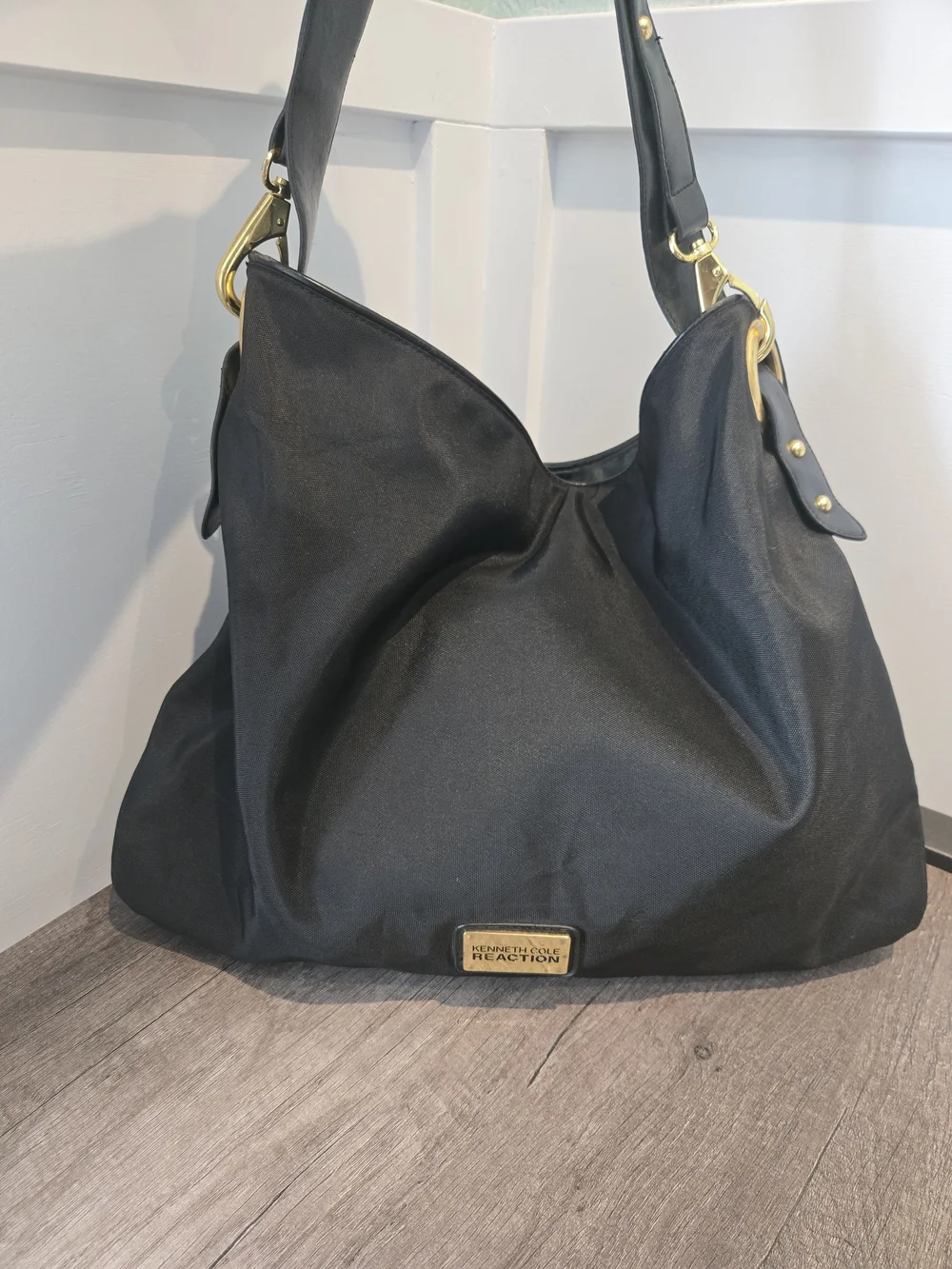 Kenneth Cole Reaction Black Nylon Hobo Bag Gold Hardware Large Shoulder Purse